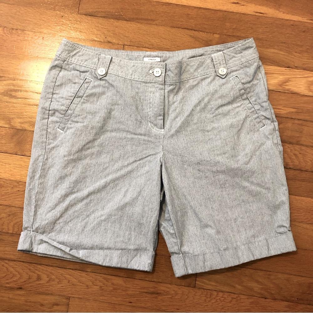 Liz Claiborne Bermuda Shorts 14